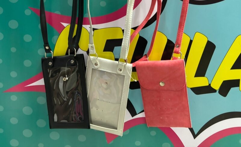 PORTA CELULAR CON CORREA