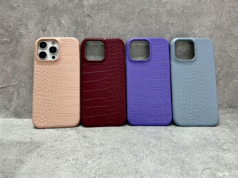 FUNDA COCODRILO IPHONE 13 LILA