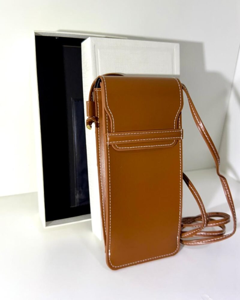 CARTERA PORTACELULAR ECOCUERO MARRON EMPAQUE